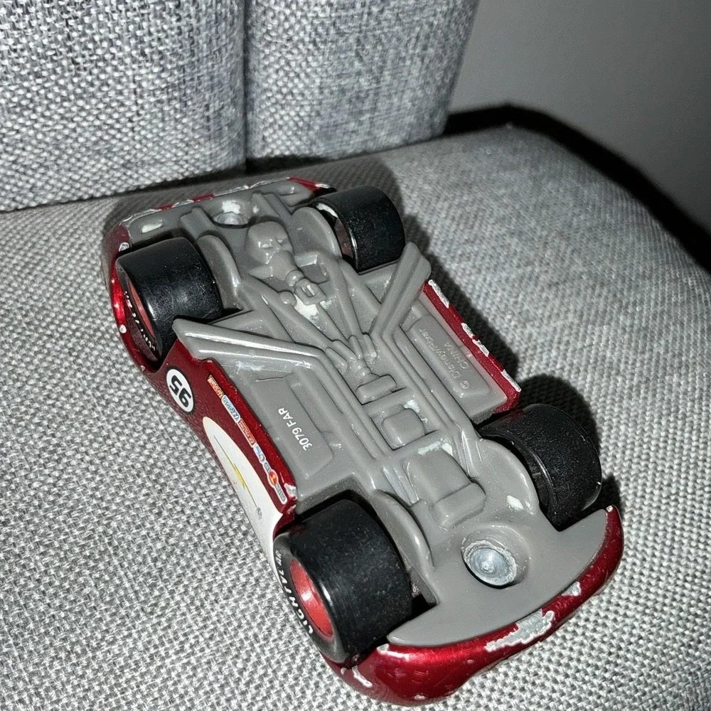 Disney Pixar Cars Rust-Eze Lightning McQueen #95 Diecast Racecar Metal‎